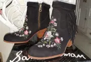 New in Box SAM EDELMAN LETTI BOOTIE Boots Size 7.5 M $170 Black Fringe Embroider