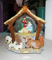 CHRISTOPHER RADKO HOME FOR THE HOLIDAYS ASLEEP IN THE MANGER SNOWGLOBE NIB