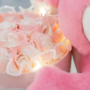 【百獅】草莓熊肥皂花束40cm 熊抱哥(花束生日禮物 情侶最佳送禮)