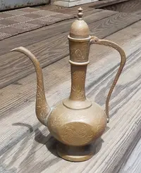 在飛比找Yahoo!奇摩拍賣優惠-二手早期珍藏~印度手工雕刻銅壺 酒壺 (重536g)