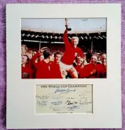 ENGLAND 1966 WORLD CUP WINNERS 10 ORIGINAL AUTOGRAPHS Ltd Edition No1359