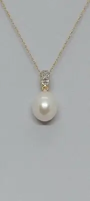 Pearl SET Lever back Earrings and diamond Pearl Pendant 14k yellow Gold. Drop Fr