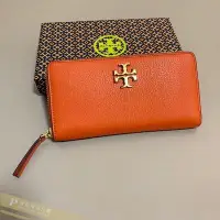 在飛比找Yahoo!奇摩拍賣優惠-雅格精品代購 TORY BURCH 橙色簡約時尚 牛皮拉鍊長