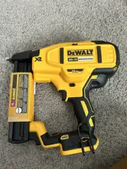 Dewalt 20V XR Brushless 18ga Narrow Crown Stapler Brand New