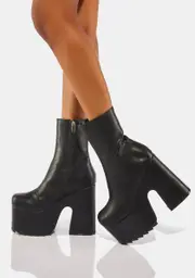 [Lamoda] Highs And Lows Ankle Boots