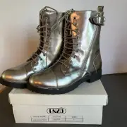 Enzo Lug Hiker Metallic Pewter Boots Size 5 Lace Up W Side Zip W Strap & Zipper
