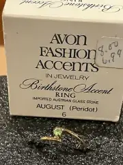 Vtg Avon Birthstone Accent Ring Austrian Glass Stone August Peridot sz 6 NEW