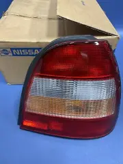 1993 NISSAN SUNNY LX N14 HATCHBACK Right Rear Drivers Offside Tail Light