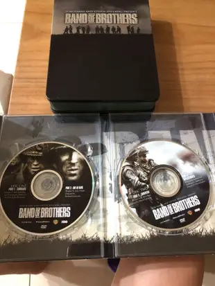 二手 Band of Brothers 諾曼第大空降 鐵盒 6片DVD