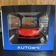 Auto Art 1/18 Lamborghini Huracan LP6104 Diecast Model Car in Box