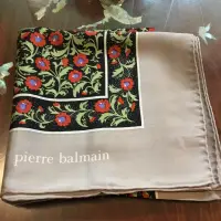 在飛比找蝦皮購物優惠-日本名牌絲巾Pierre balmain