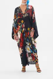 T SHAPE LONG KAFTAN A STILL LIFE