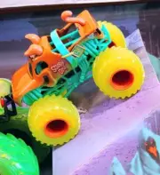 !READ! MONSTER JAM TRUCK 1:64 SCOOBY DOO TARGET CURSE GASOLINE SPIN MASTER