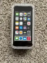Genuine Apple iPod touch 4th Generation White 32 GB MD058LL/A AAC MP3 Player New