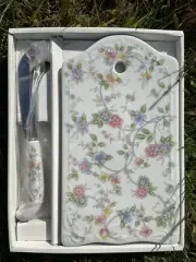 Porcelain Cheese Board and Knife Andrea by Sadek