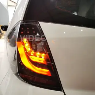 威德汽車精品 08-13 HONDA FIT 2代 2.5代 燻黑 LED 導光 尾燈 跑馬型