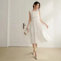 在飛比找momo購物網優惠-【OB 嚴選】微光感腰收褶無袖婚宴洋裝 《DA9647》
