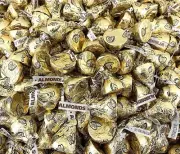 HERSHEY'S Kisses Milk Chocolate With Almonds, Bulk & Delicious Candy (5 Pounds)