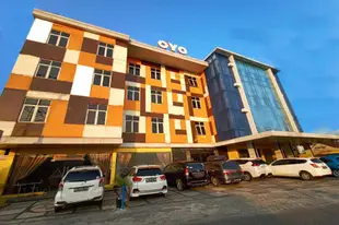 OYO1161斯蒂芬尼市飯店OYO 1161 Stefani City Hotel