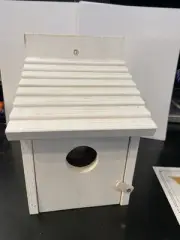 Bird House Nesting Box W/ Front Door New