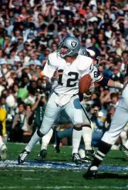 Ken Stabler Oakland Raiders drops back to pass v the Minnesota Vik- Old Photo