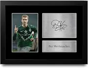 HWC Trading FR A4 Per Mertesacker Werder Bremen Gifts Printed Signed Autograph Picture for Football Fans and Supporters - A4 Framed