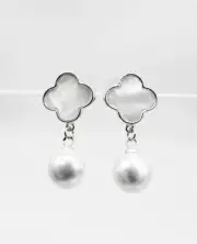 GORGEOUS Dainty Petite 18kt White Gold Plated Mother Pearl Shell Flower Earrings