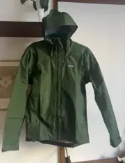 Patagonia Men's Torrentshell 3L Rain Windbreaker Jacket SoftShell Hiking Green