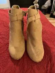Shoedazzle Tan boots Size 9 Never Worn Wedge Heel So Cutie