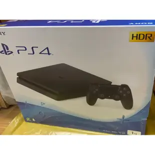 [全新］SONY PS4 Slim 1TB 薄型遊戲主機。遊樂器。PlayStation。CHU-2000系列