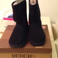 在飛比找蝦皮購物優惠-全新Berch feet麂皮羊毛內裡中筒雪靴