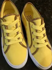Isaac Mizrahi Live! YELLOW SneakersWomens Size 8.5M Lace Up NIB