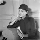 Italian film star Sophia Loren at the Savoy Hotel 1954 OLD PHOTO 1