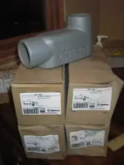 NEW Lot of 5: APPLETON APP LB57.. 1 1/2", 1.5" Grayloy FM7 Conduit Body .