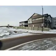 Comfortable 3 Brms 2.5 Bth Home & Garage Parking