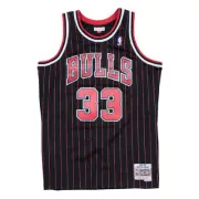Mitchell & Ness Chicago Bulls Scottie Pippen Alternate 1995-96 Swingman Jersey