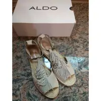 在飛比找蝦皮購物優惠-ALDO ( 全新正品）女麂皮流蘇草編平底涼鞋