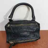 在飛比找PopChill優惠-[二手] 義大利製 紀梵希 Givenchy Studded