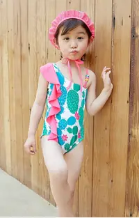 在飛比找樂天市場購物網優惠-Baby童衣 女童仙人掌印花斜肩泳裝 花邊造型泳裝(附泳帽)