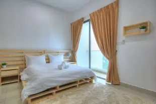 Cybersquare Studio Suites 1 @ Walking distance 10min to McD