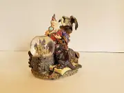 WESTLAND #817 - WIZARD OVERLOOKING CASTLE - MUSICAL SNOWGLOBE - PLAYS CAMELOT