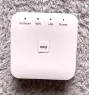 Wi-Fi Range Extender Wireless Signal Booster 300 Mbps NEW