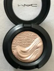 MAC-Extra Dimension Eyeshadow~JUST GLEAMING~Champagne Frost ~RARE! GLOBAL SHIP!