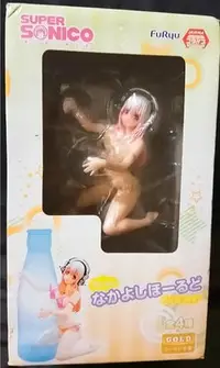 在飛比找Yahoo!奇摩拍賣優惠-哈哈玩具屋~港版 SUPER SONICO 超級索尼子 抱瓶