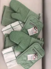 New KitchenAid 8 Piece Oven Mitts Potholders Kitchen Towels Mint HPIA
