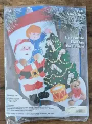 Design Works Crafts 16" Felt Christmas Santa Star Stocking Kit Sequins 5057 NIP