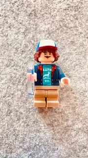 LEGO DUSTIN HENDERSON MINIFIGURE STRANGER THINGS #75810 THE UPSIDE DOWN