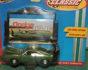 ONE 1969 GREEN DODGE CHARGER DAYTONA + BILLBOARD 1:43 SCALE by Road Champs NWB
