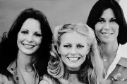 Charlie's Angels Jaclyn Smith Cheryl Ladd Kate Jackson smiling 11x17 Photo