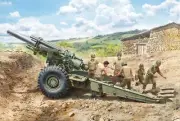 1/72 WW2 US 155mm howitzer crew figures X5. Painted Resin. 3800 models On Offer.